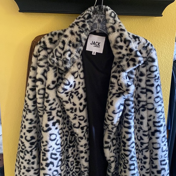 BB DAKOTA animal print coat - Picture 2 of 3